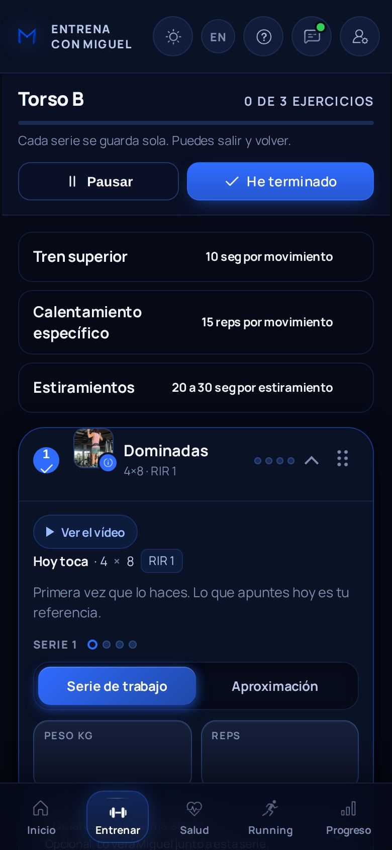 La pantalla de registrar el entreno, con el peso y las repeticiones de cada serie